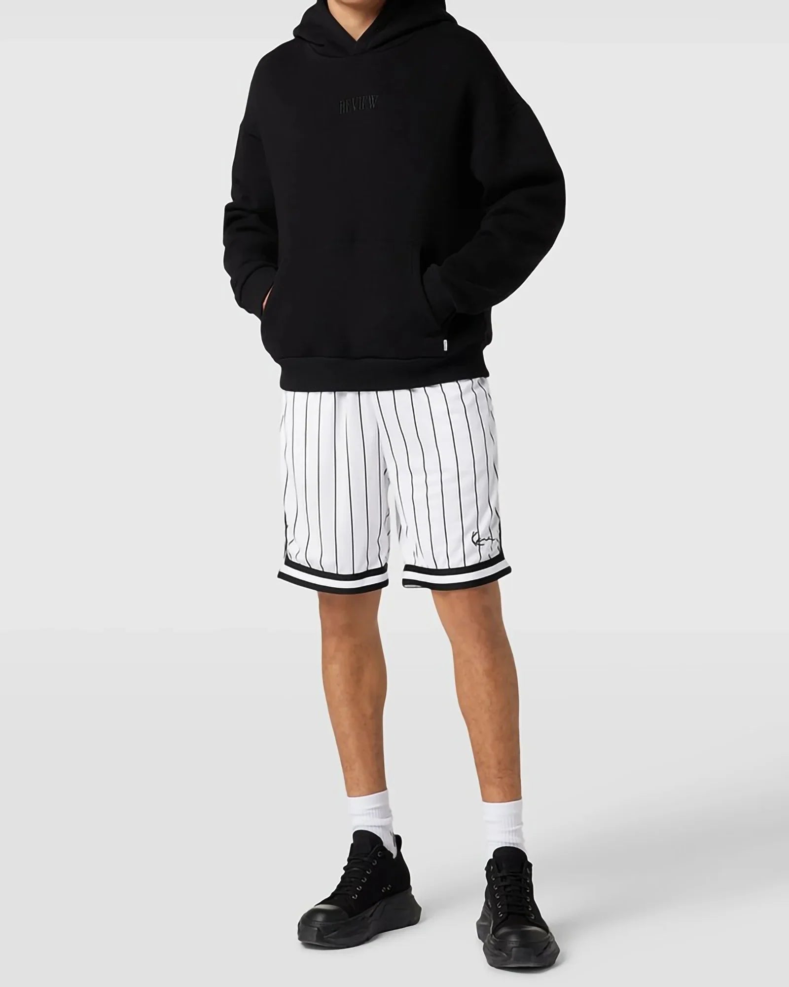 Karl Kani Kk Small Signature Pinstripe Mesh Shorts White / Black