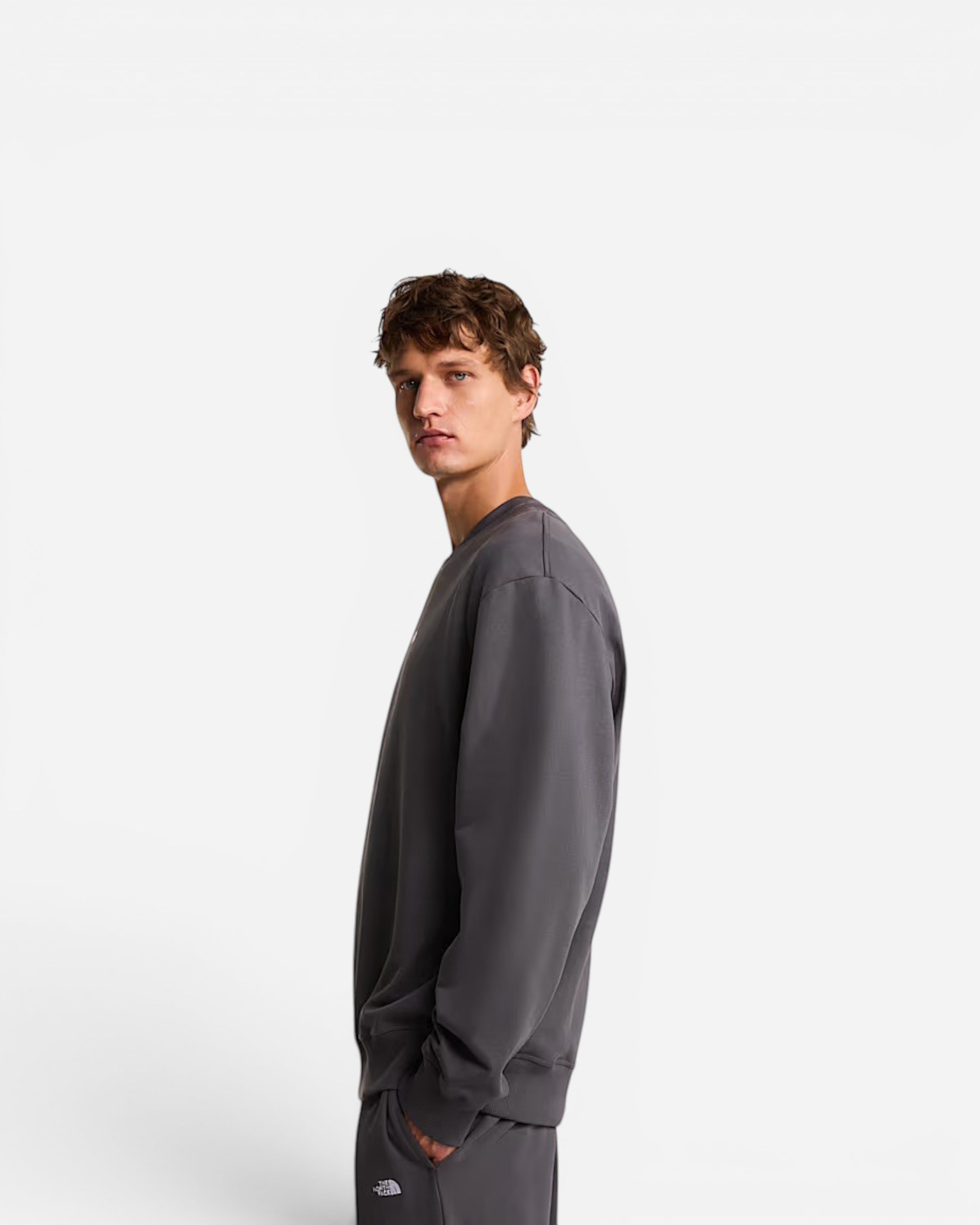 Astrofat model wearing an anthracite grey The North Face relaxed crewneck sweatshirt in 100% cotton