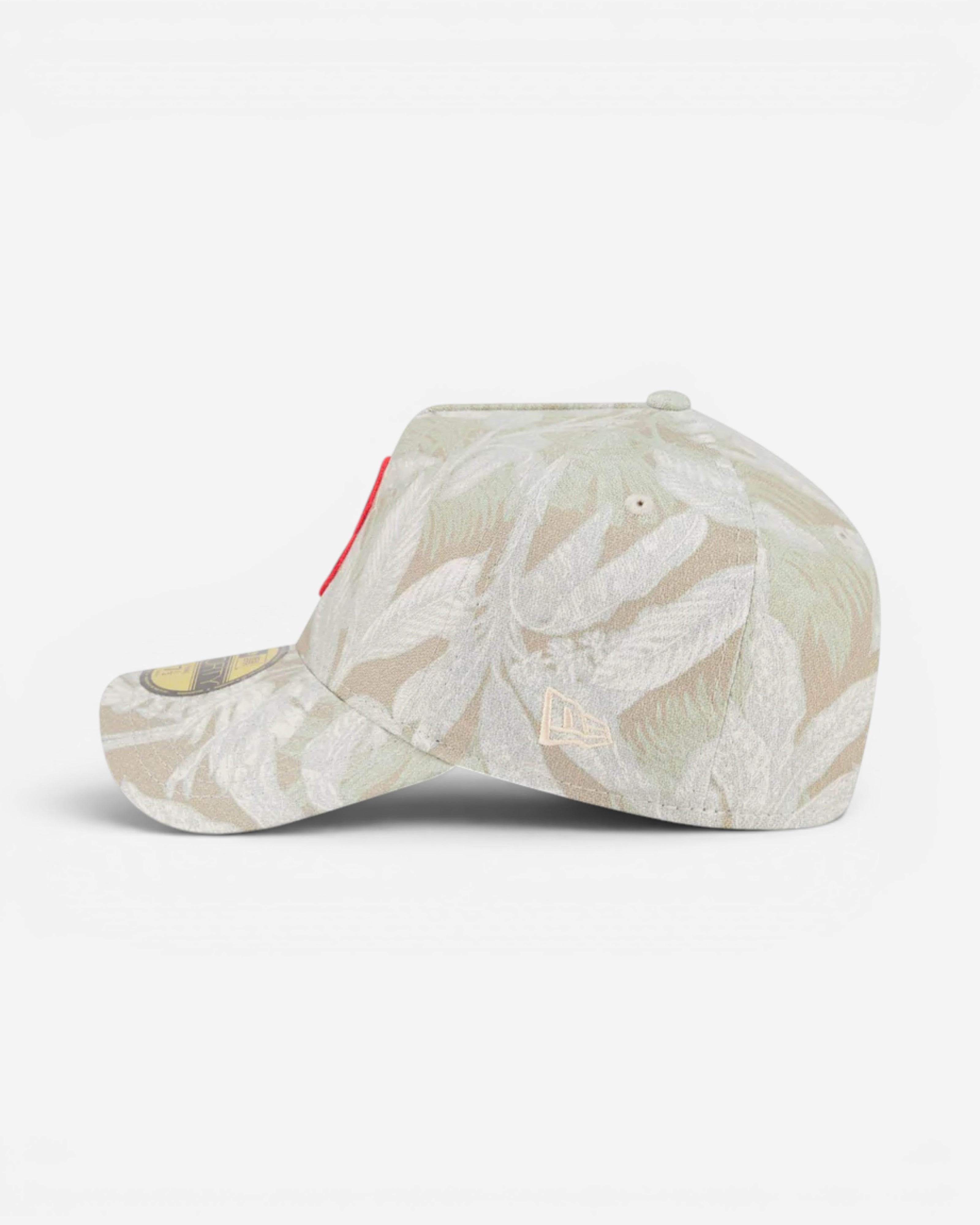 Astrofat Boston Red Sox 59FORTY A-Frame fitted cap with a leafy palm print in beige and green, featuring a curved brim.