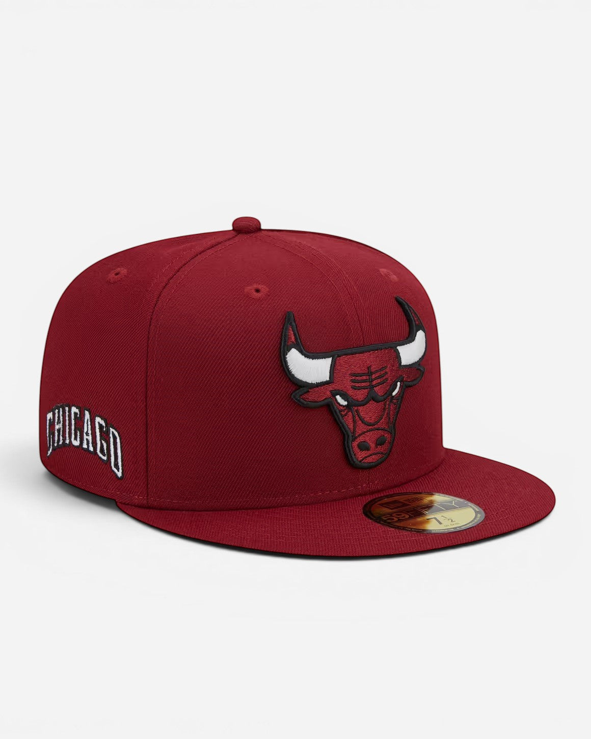 Astrofat 59FIFTY Chicago Bulls fitted cap in bordeaux red with a team logo and side patch embroidery.