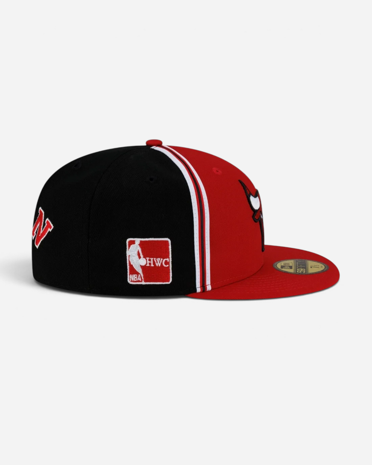 Astrofat Chicago Bulls Hardwood Classics 59FIFTY fitted cap in red and black with embroidered NBA and HWC logos.