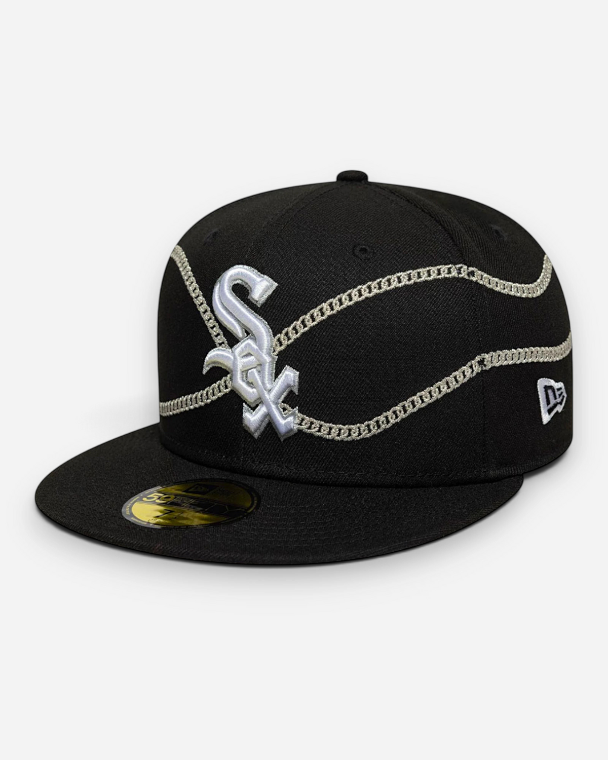 Astrofat 59FIFTY Chicago White Sox fitted cap in black with white chain embroidery and grey undervisor.