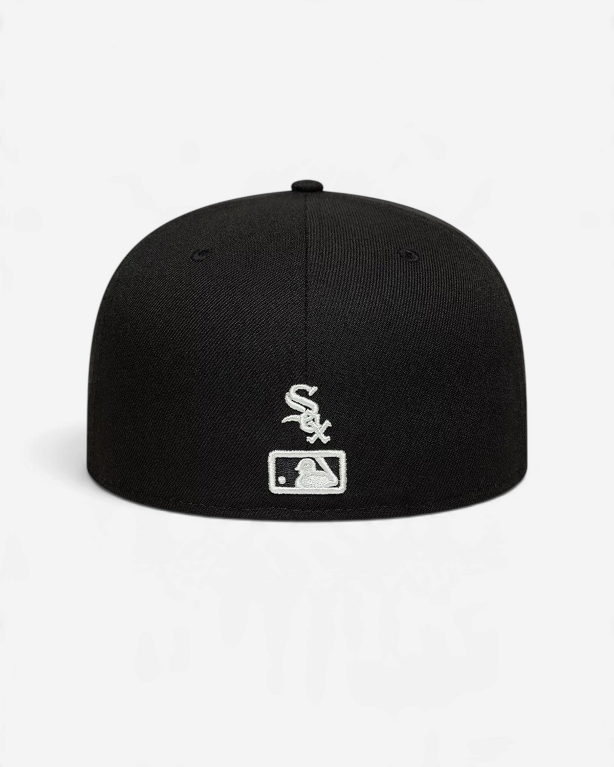 Astrofat 59FIFTY fitted cap in black with white Chicago White Sox logo and MLB emblem on the back