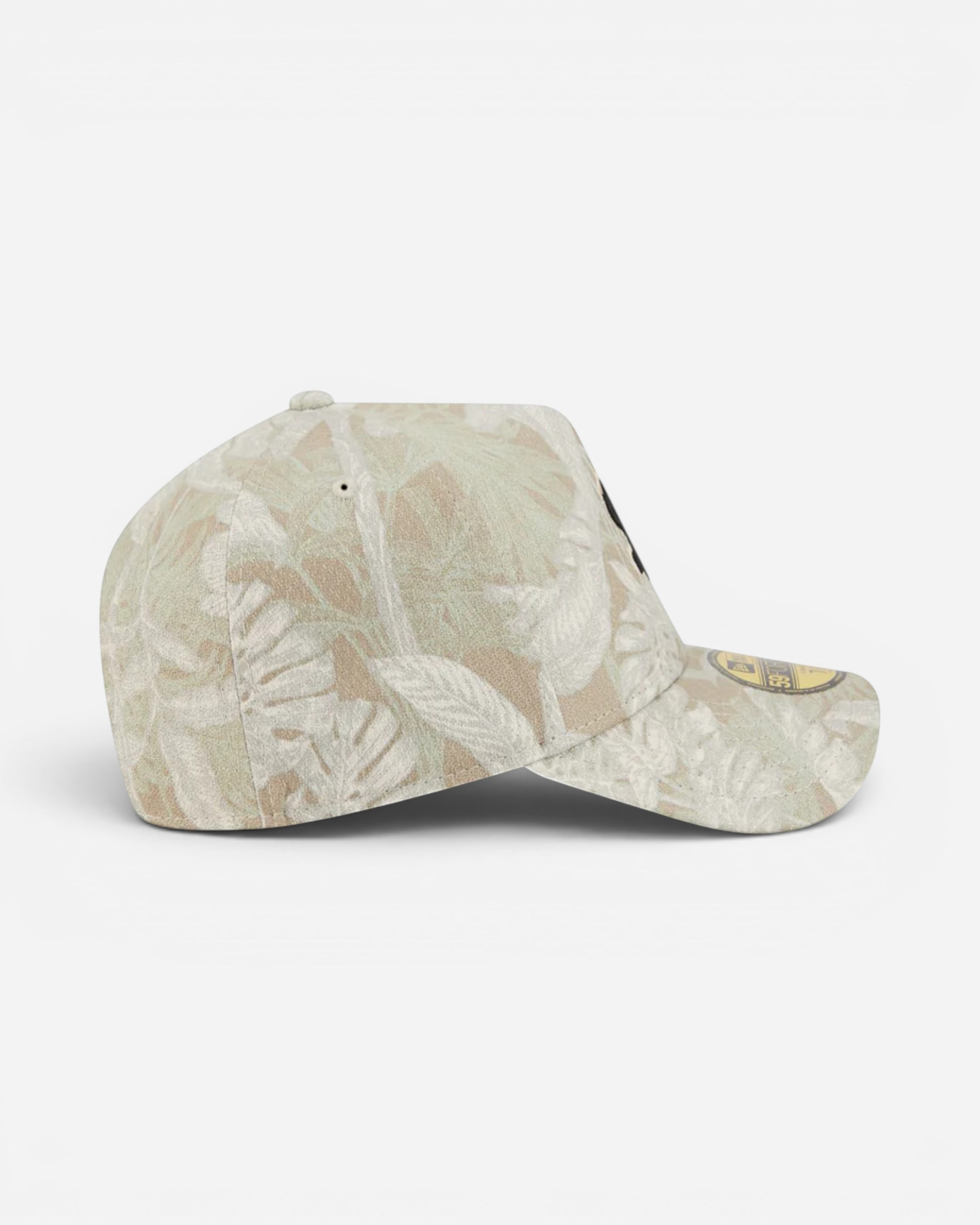 Astrofat Chicago White Sox 59FORTY A-Frame fitted cap with a leafy palm print in beige and green.