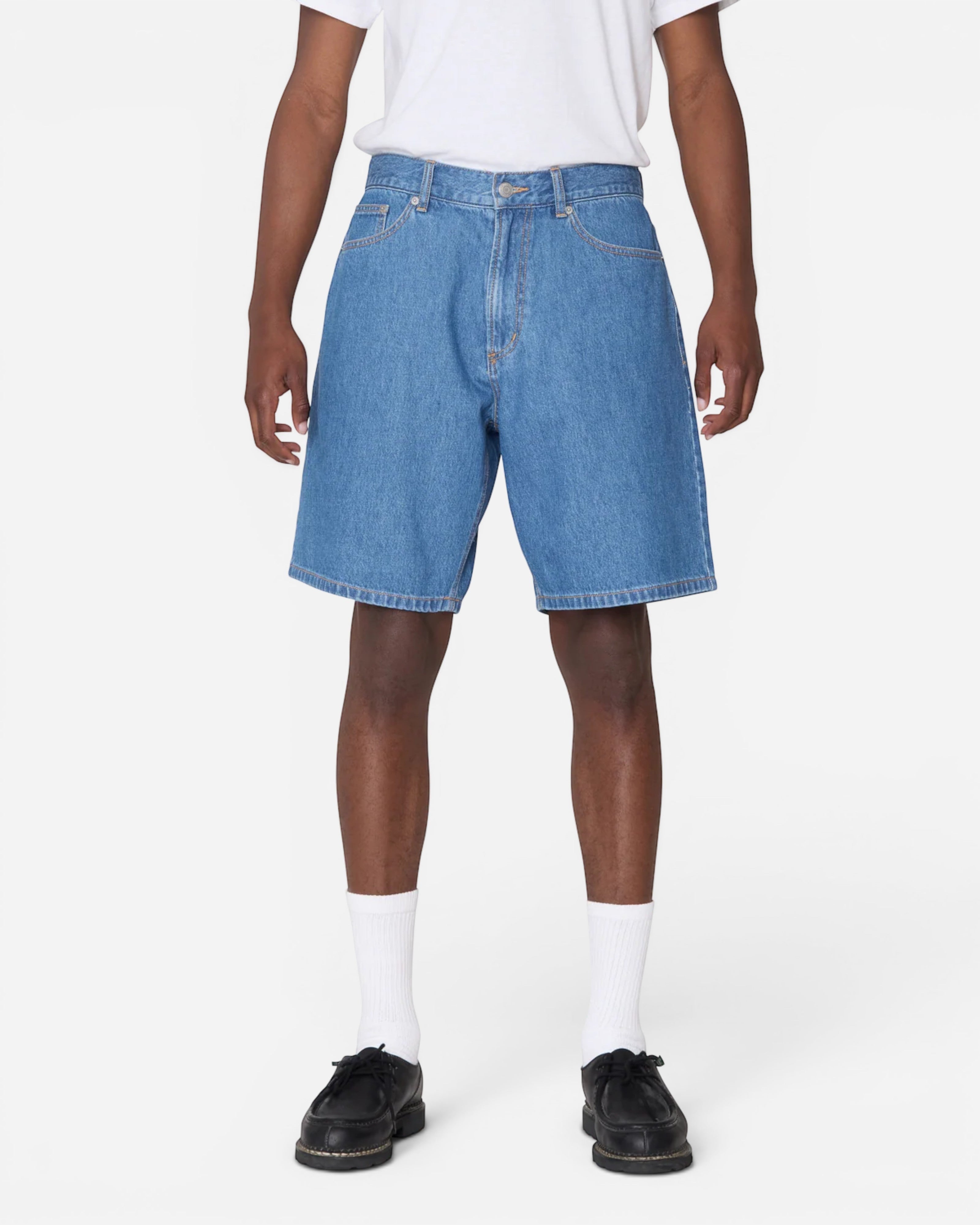 Astrofat Emerson Denim Short in Salty Blue Stone Wash. Baggy fit denim shorts with button and zip closure, 5-pocket style.