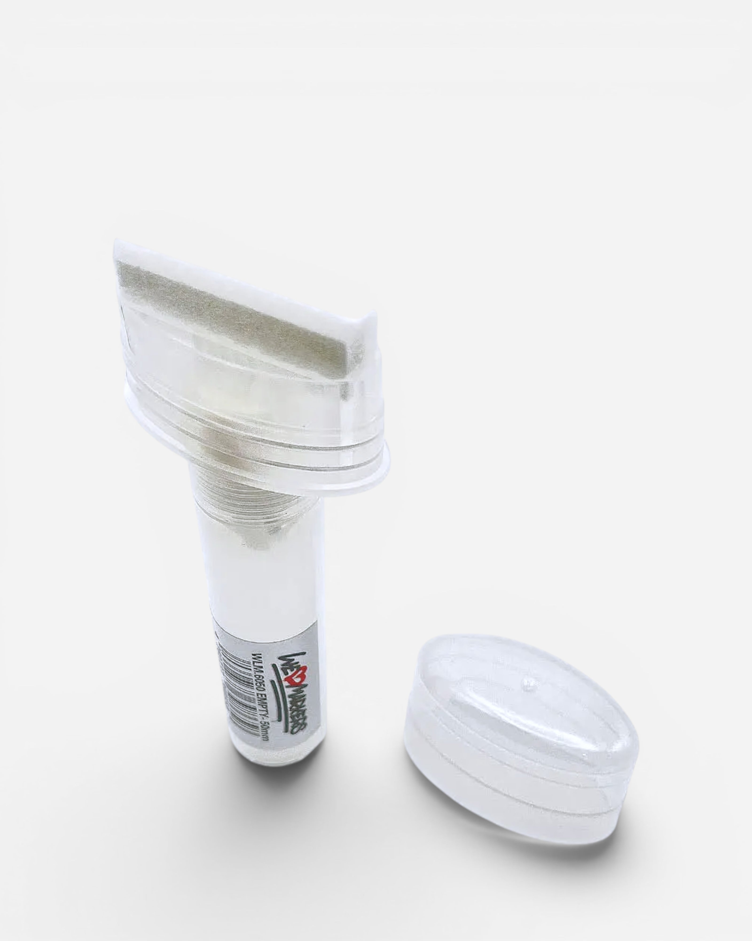 Astrofat empty marker with a 50mm chisel tip and mixing balls, perfect for graffiti and calligraphy.