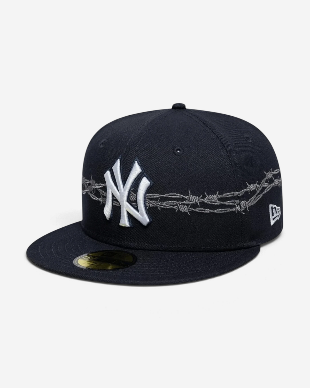 Astrofat New Era 59FIFTY navy blue fitted cap with white New York Yankees logo and grey barbed wire embroidery