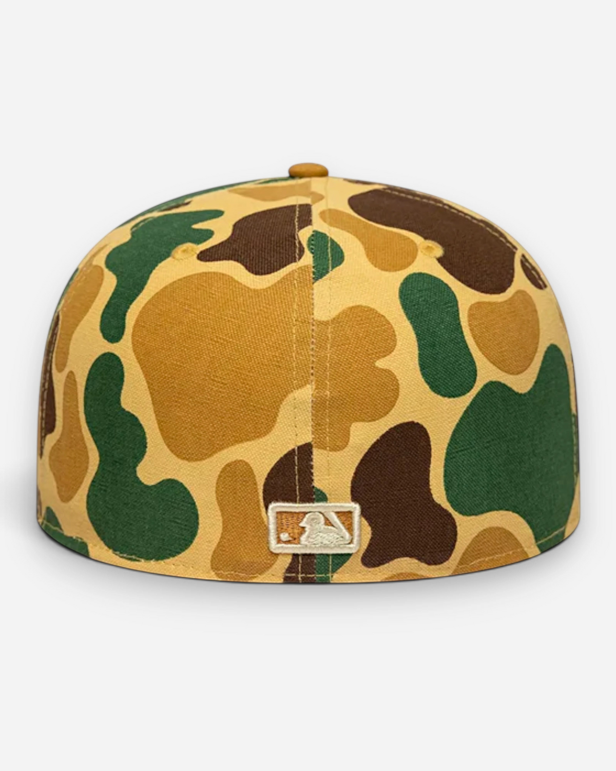 Astrofat New York Yankees 59FIFTY fitted cap featuring a beige, brown, and green camouflage pattern and MLB logo back.