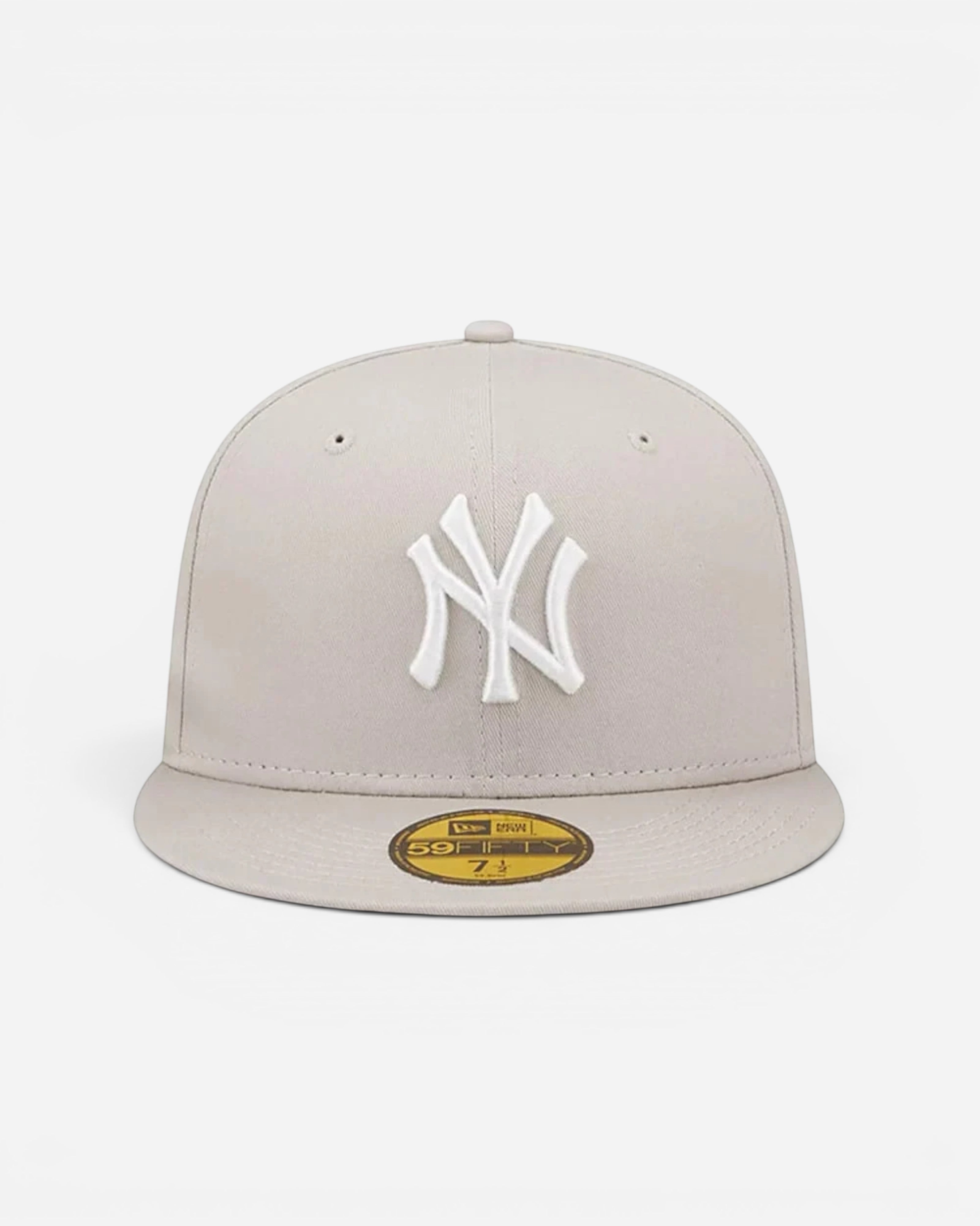Astrofat cream 59FIFTY New York Yankees fitted cap with white embroidered team logo and flat visor