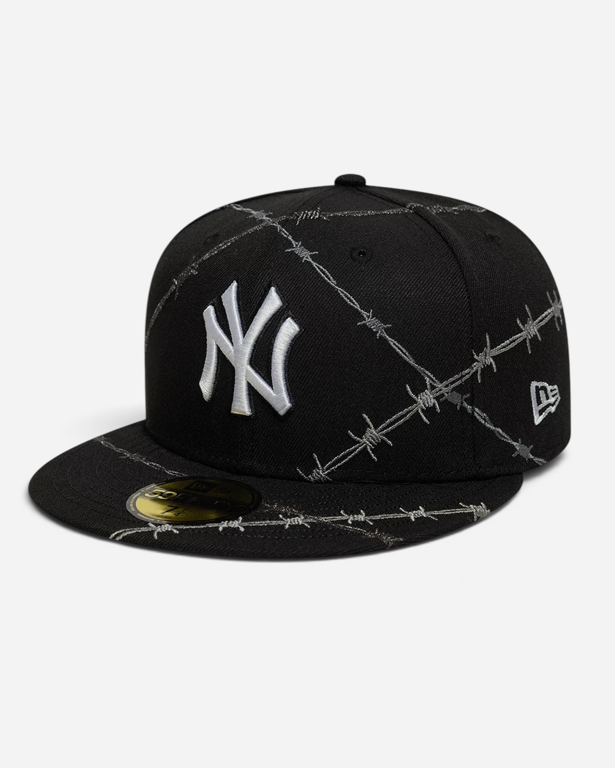 Astrofat navy New York Yankees 59FIFTY fitted cap with embroidered barbed wire detail and 2000 World Series patch.