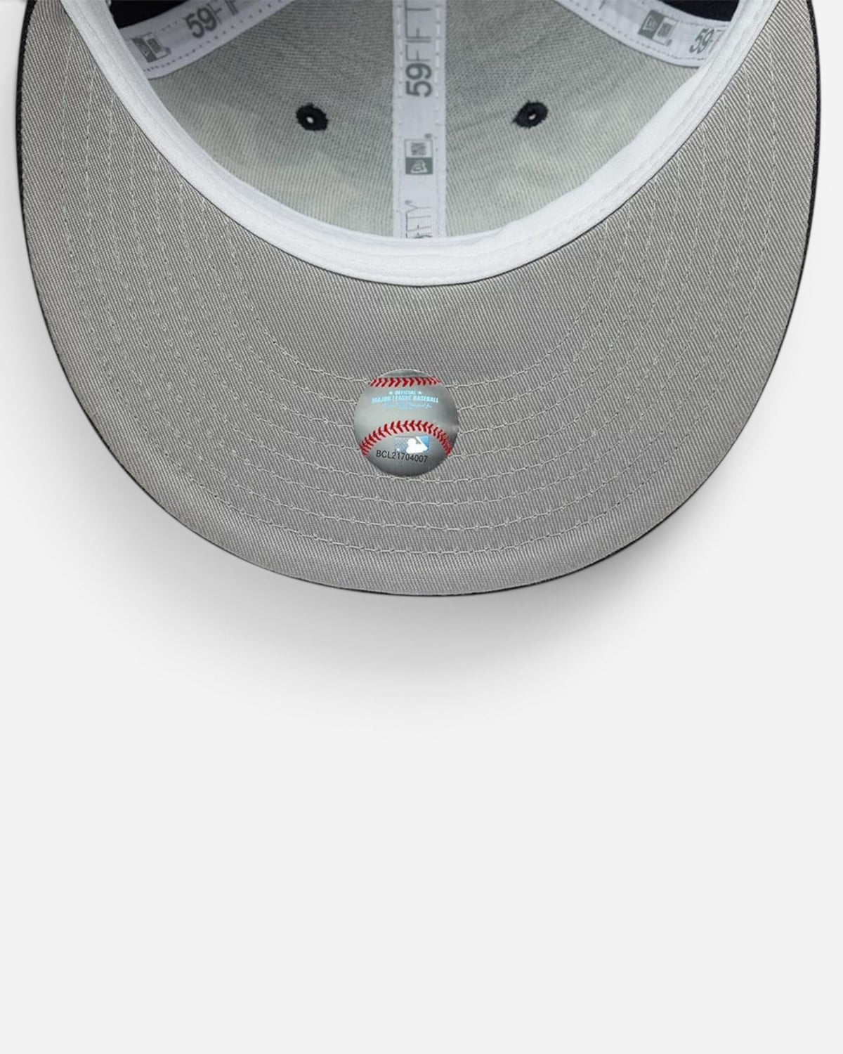 Astrofat 59FIFTY Low Profile New York Yankees fitted cap featuring a grey undervisor with an official MLB sticker