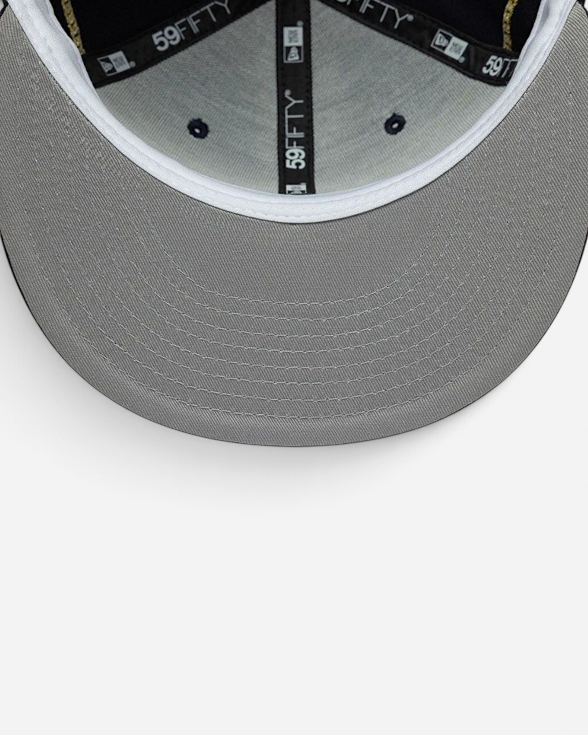 Astrofat New York Yankees 59FIFTY fitted cap featuring a flat grey visor and a contrasting beige undervisor