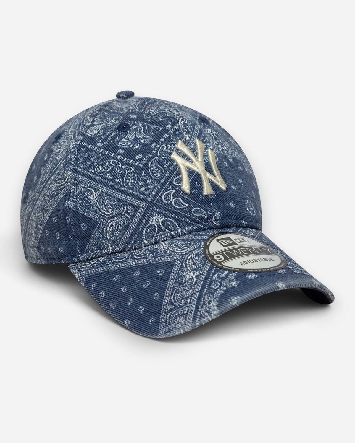 Astrofat 9TWENTY New York Yankees cap in navy blue with a white paisley print, curved visor, and adjustable strapback.