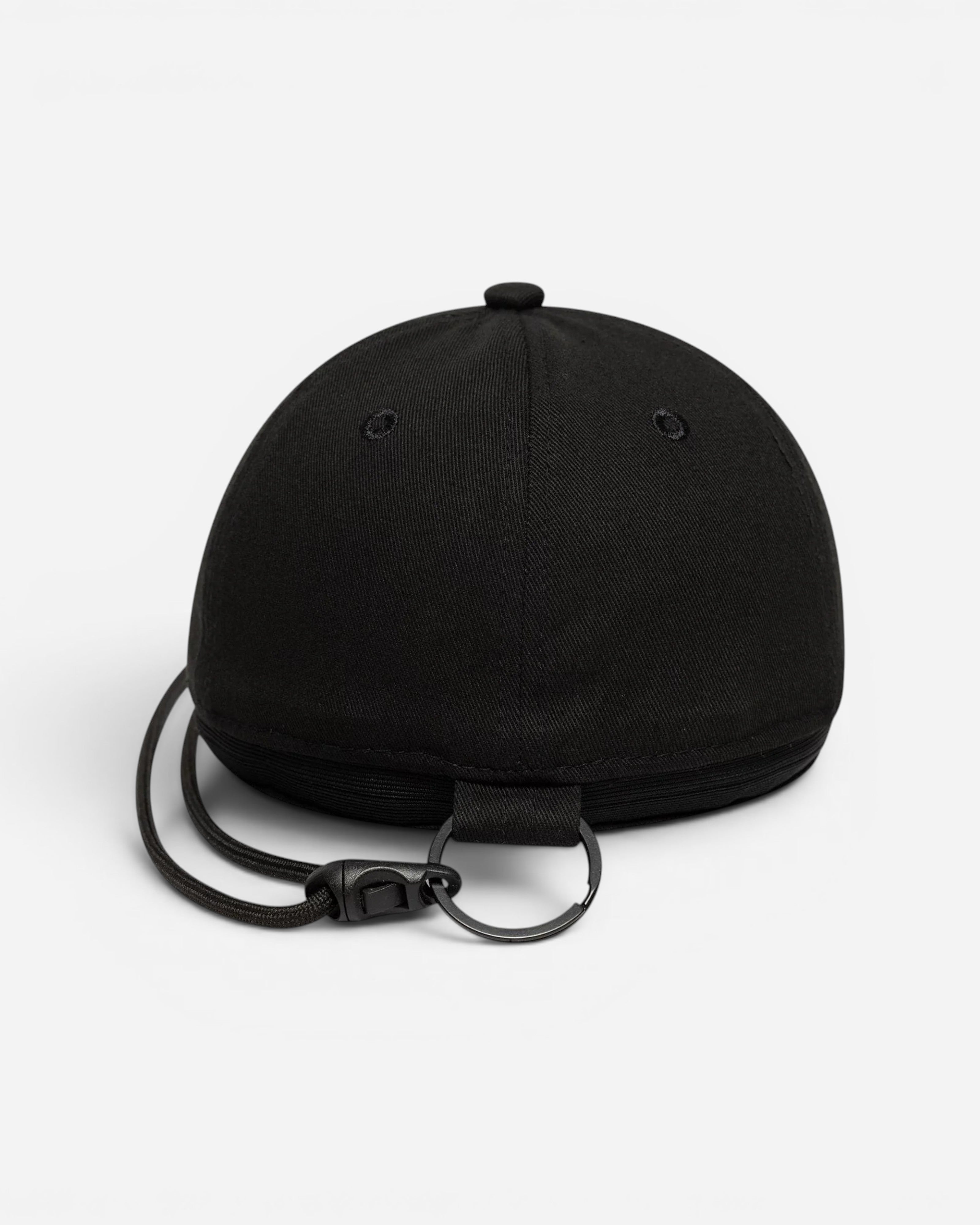 Astrofat black NY Yankees MLB mini cap keychain made of polyester with a metal ring and New Era branding.
