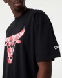 NEW ERA NBA Chicago Bulls Infill Logo Oversize Tee Black